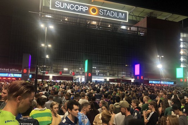 Ticketing malfunction sees NRL fans in queues with no social distancing outside Brisbane’s Suncorp Stadium