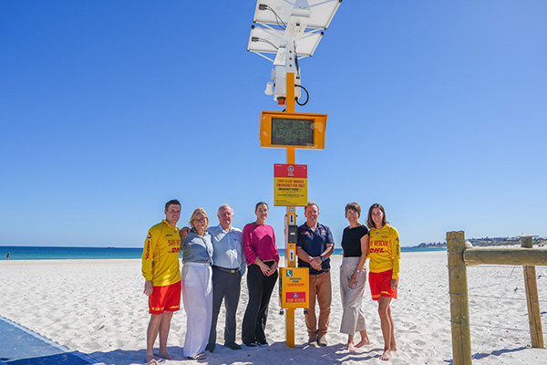 Surf Life Saving WA installs new Surf Alert Module at Fremantle’s Leighton Beach