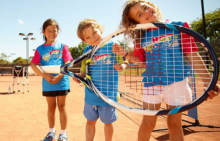 National school roadshow to celebrate record delivery of 80,000 tennis racquets