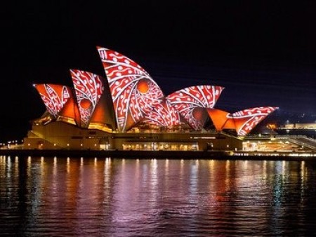 Lights turned on for 2016 Vivid Sydney spectacle