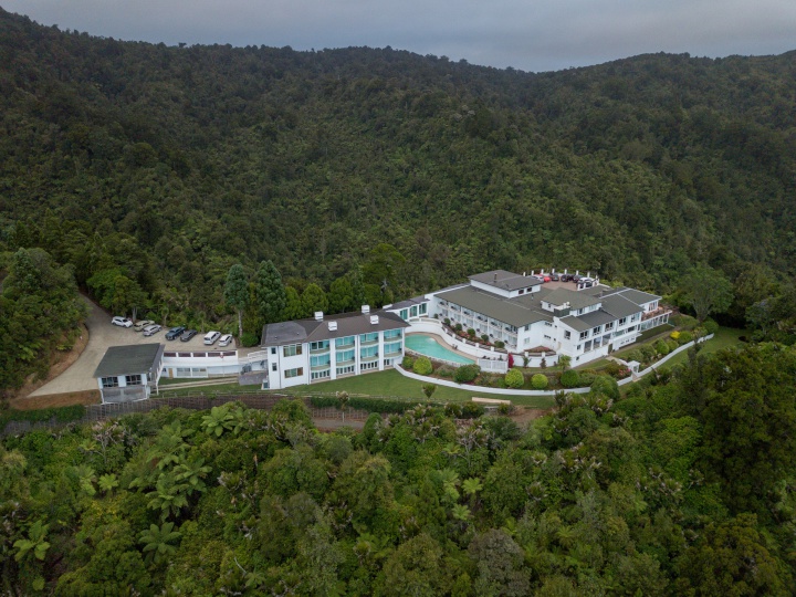 Waitakere ranges function venue and corporate retreat for sale