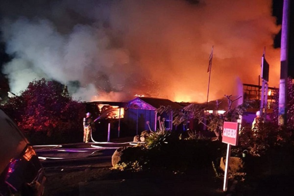 Investigation underway as fire destroys clubhouse at Orange golf club