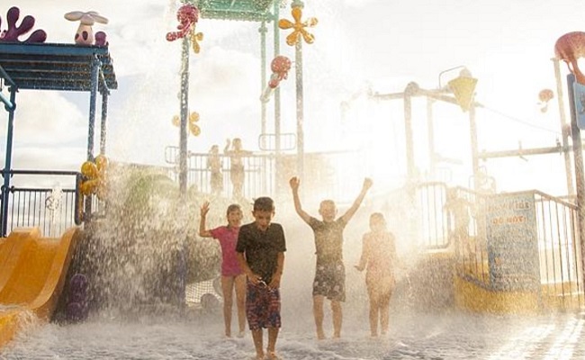 Wet’n’Wild Gold Coast reopens to visitors