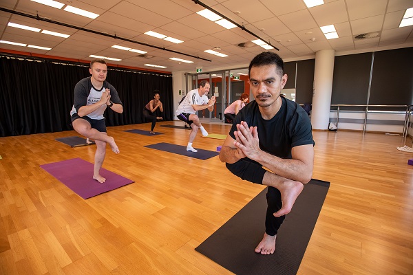 Study explores why men don’t practice yoga