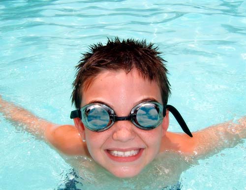 Victorian Government issues summer reminder on healthy swimming pool habits