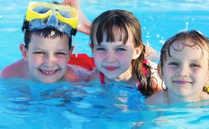 Ballarat lifeguard stops work over parental supervision concerns