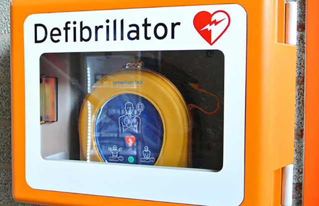 City of Ballarat funds defibrillator for Karate school