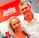 Jetts fitness founder warns consumers not to sign lock-in contracts in 2016